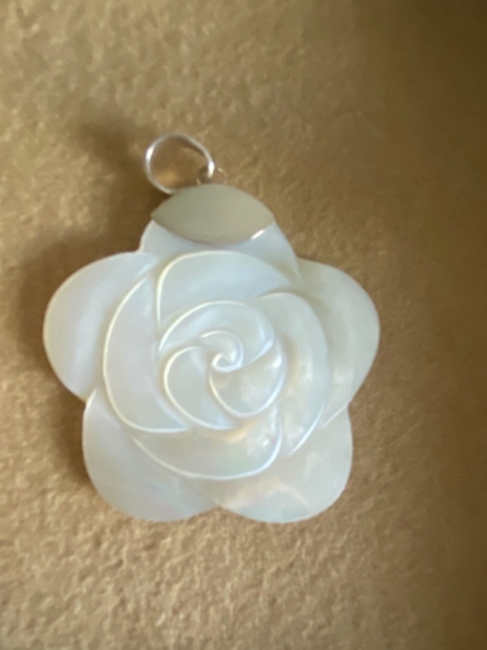 Mother-of-Pearl Carved Flower Pendant - White